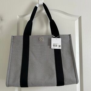 NEW Lululemon Two Tone Canvas Tote Bag 10L Anchor Light Ivory Black